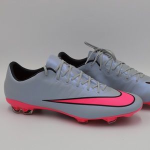 - Nike mercurial vapor soccer cleats